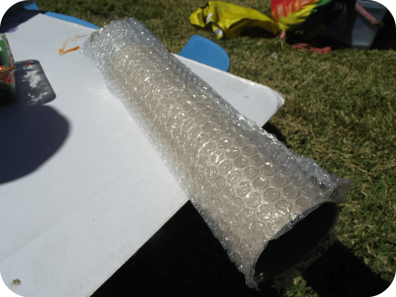 DIY Sensory Bubblewrap Roller Painting - Tips to modify for SPD children included