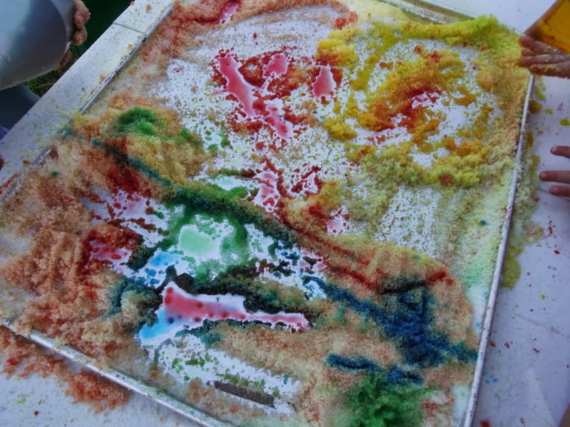 Sensory Squirty Salt Tray Fun...Colour mixing and sensory play for all ages via Mummy Musings and Mayhem