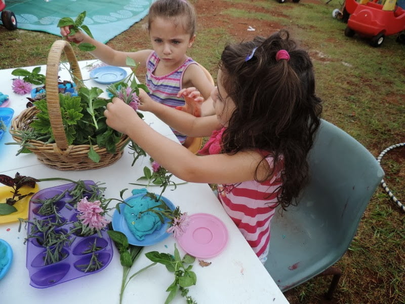 Sensory Fine Motor Florist Fun for all ages...includes links to EYLF. Mummy Musings and Mayhem