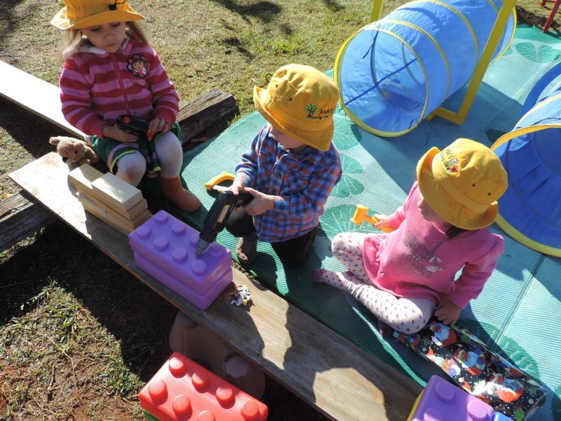 Outdoor Play Series - #1 Working with small yard spaces, tips for creating engaging outdoor play spaces even if you only have a small area to work with. Get your fact sheet at Mummy Musings and Mayhem