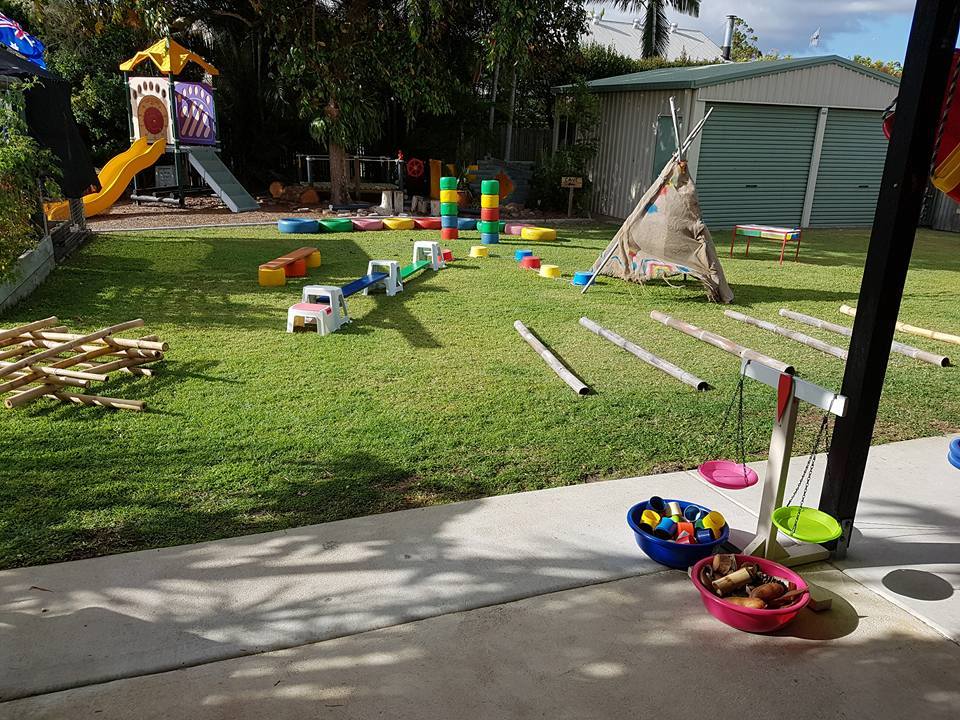 A huge collection of ideas for creative outdoor play areas shared by early years educators. Try them in the backyard or daycare spaces!