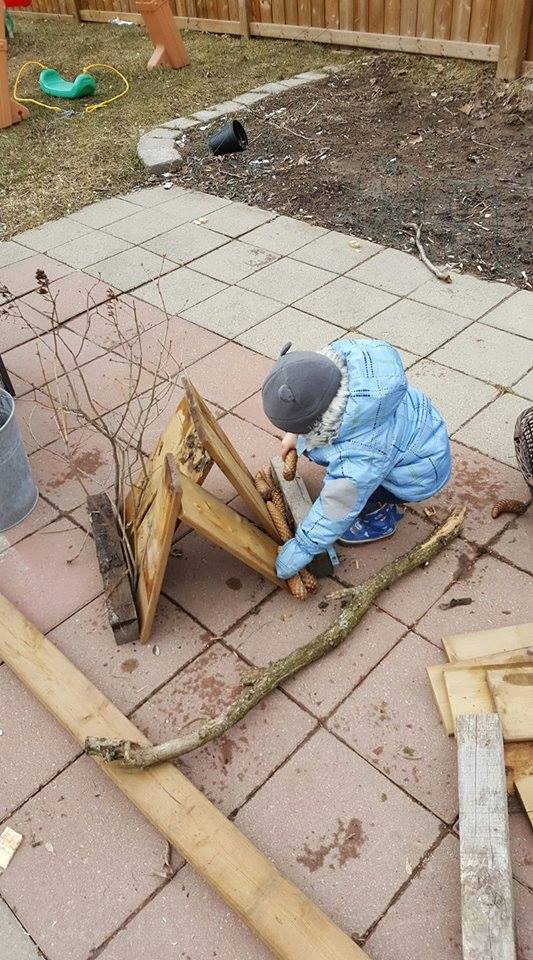 A huge collection of ideas for creative outdoor play areas shared by early years educators. Try them in the backyard or daycare spaces!