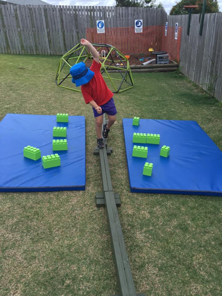 A huge collection of ideas for creative outdoor play areas shared by early years educators. Try them in the backyard or daycare spaces!