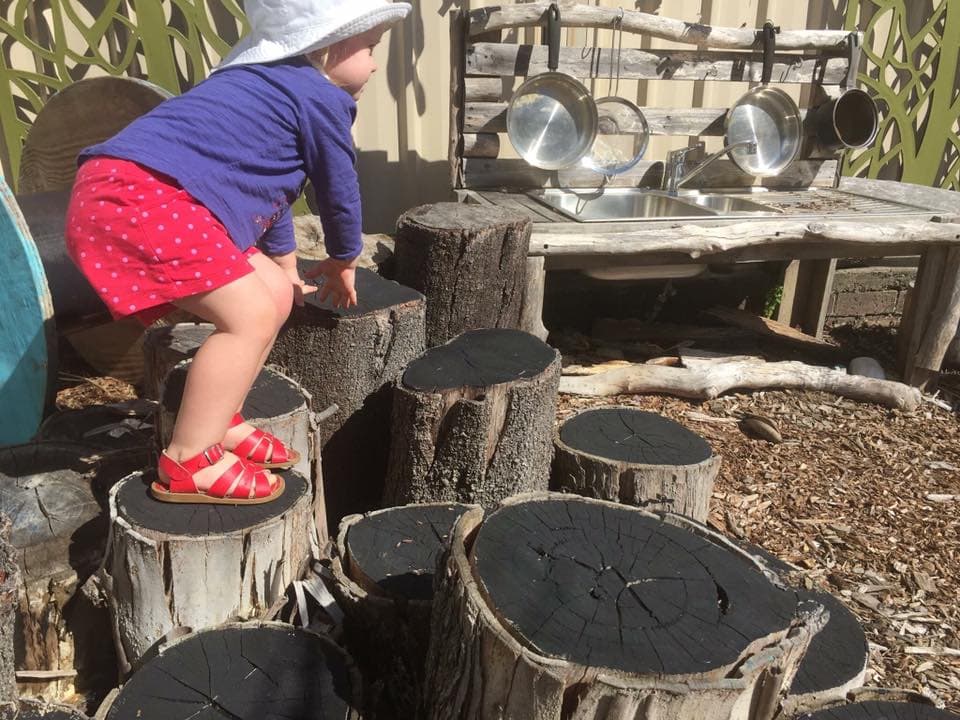 A huge collection of ideas for creative outdoor play areas shared by early years educators. Try them in the backyard or daycare spaces!