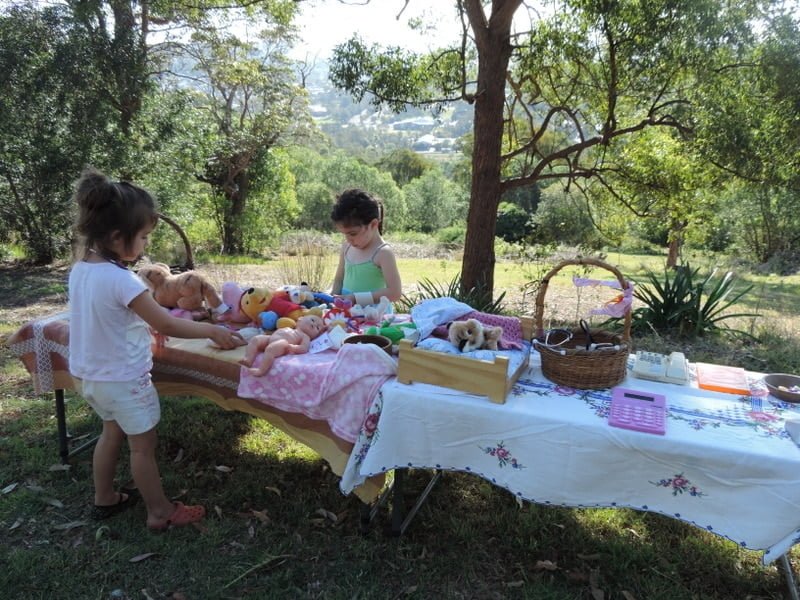 Use these easy tips, strategies and activity ideas to create more opportunities for dramatic play in the outdoor learning environment. Helpful information for both early childhood educators and parents!