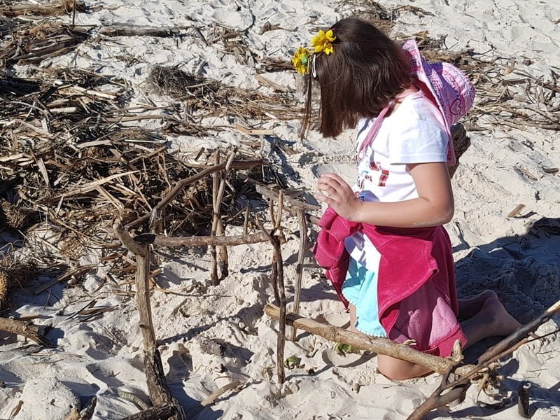 Extend block play and reignite interest in construction and block corner with these simple tips and open ended play ideas. Free Factsheet download for early childhood educators and parents!