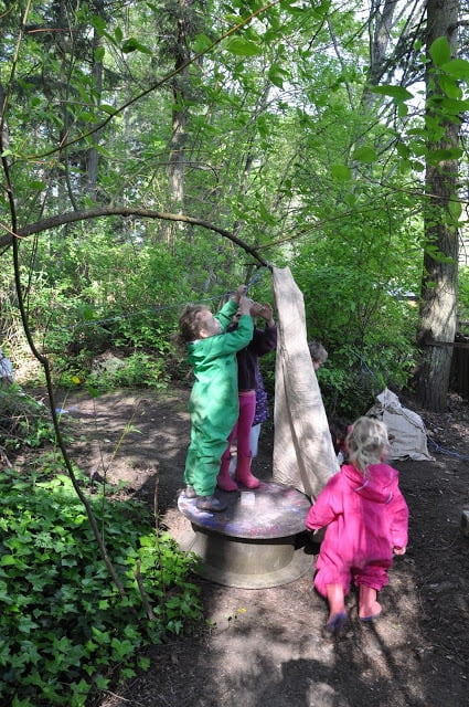 Create budget friendly & playful indoor/outdoor resources by upcycling and repurposing wooden spools and cable reels. Clever ideas to inspire early childhood teachers and parents.