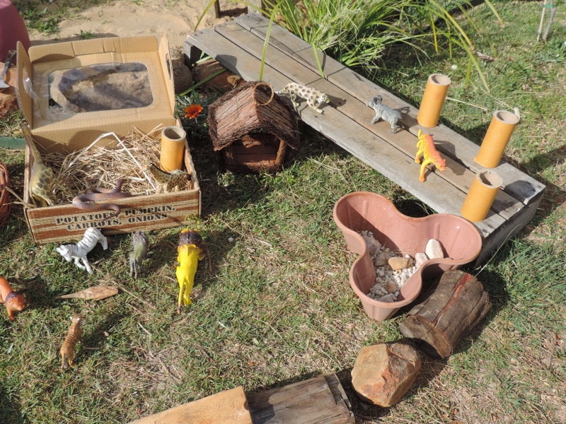 If you want to add more opportunities for nature play to your early learning environments, start with these simple ideas from educators!Parents, early childhood educators and teachers can browse through this huge collection of photo inspiration to encourage playful learning in early childhood environments. #teacherresources #natureplayideas #natureplayactivities #natureplayindoors  #preschool #natureplaybackyard #natureplaytoddlers