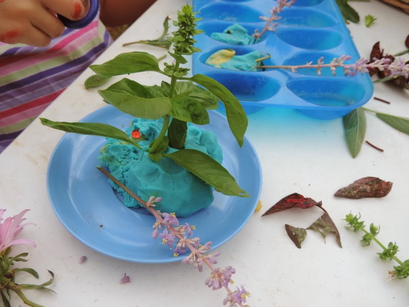 If you want to add more opportunities for nature play to your early learning environments, start with these simple ideas from educators!Parents, early childhood educators and teachers can browse through this huge collection of photo inspiration to encourage playful learning in early childhood environments. #teacherresources #natureplayideas #natureplayactivities #natureplayindoors #preschool #natureplaybackyard #natureplaytoddlers