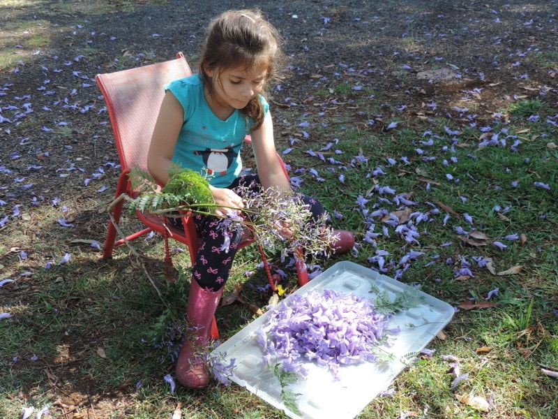 If you want to add more opportunities for nature play to your early learning environments, start with these simple ideas from educators!Parents, early childhood educators and teachers can browse through this huge collection of photo inspiration to encourage playful learning in early childhood environments. #teacherresources #natureplayideas #natureplayactivities #natureplayindoors #preschool #natureplaybackyard #natureplaytoddlers