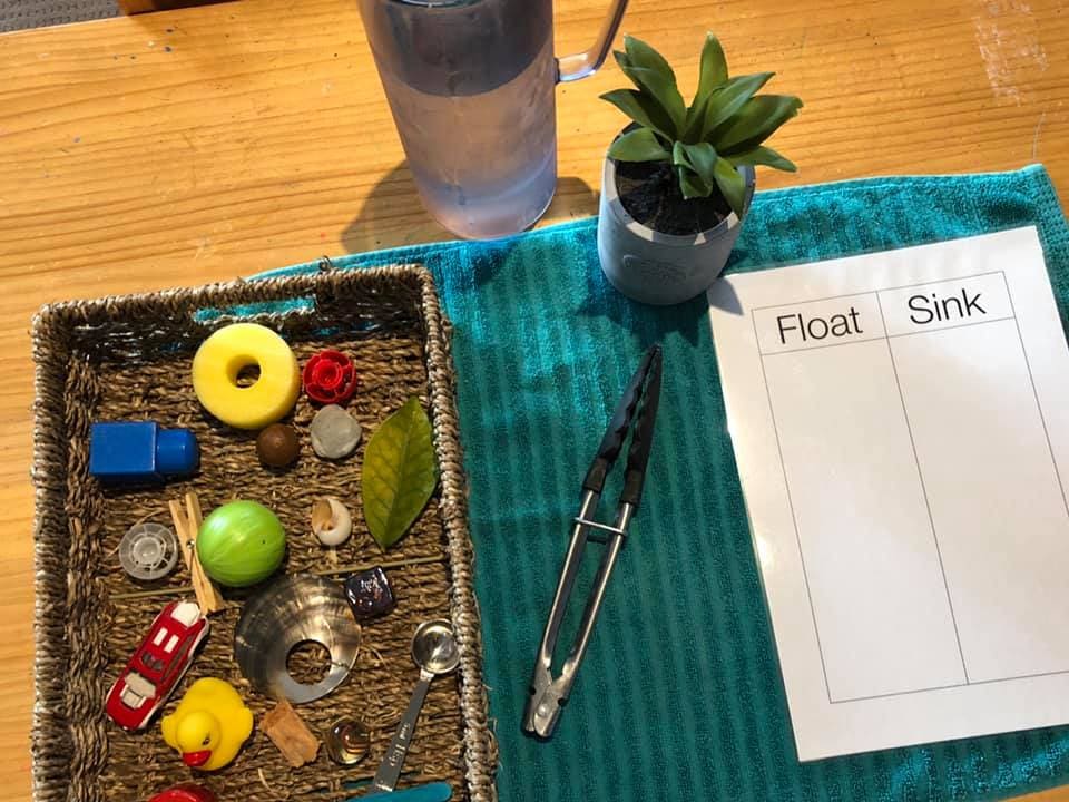 floating and sinking Setup up these simple activity ideas for toddlers and help them learn through play - no hours of prep or expensive materials required! Ideas for early childhood educators, teachers, nursery and homeschool families!