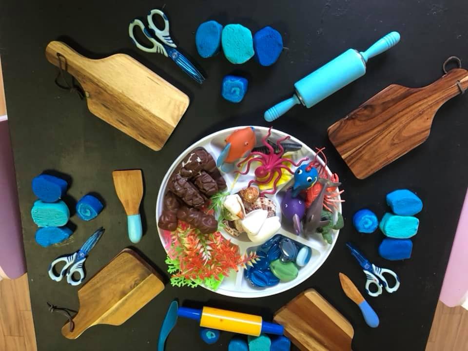 ocean themed playdough Setup up these simple activity ideas for toddlers and help them learn through play - no hours of prep or expensive materials required! Ideas for early childhood educators, teachers, nursery and homeschool families!