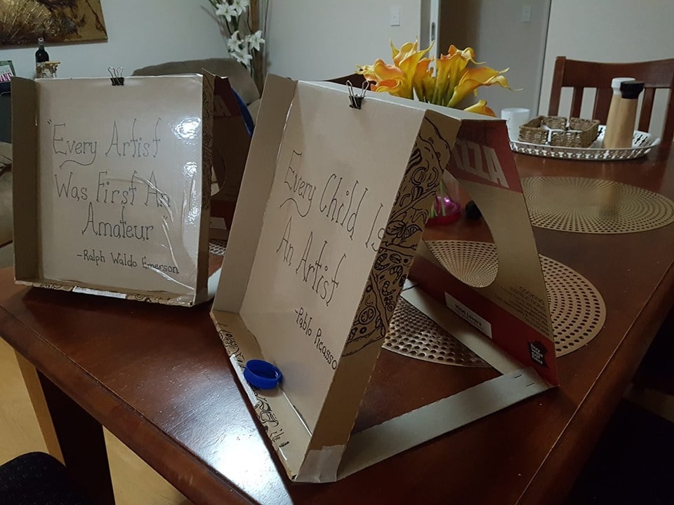 pizza box painting Setup up these simple activity ideas for toddlers and help them learn through play - no hours of prep or expensive materials required! Ideas for early childhood educators, teachers, nursery and homeschool families!