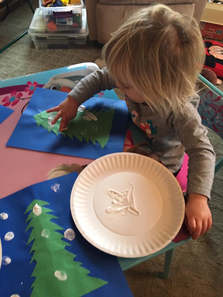 Try these sensory Christmas play ideas and activities from the Empowered Educator for early learning educators, teachers, childcare and daycare providers. Includes sensory processing tips and sensory bins, bags, craft and small world play ideas!