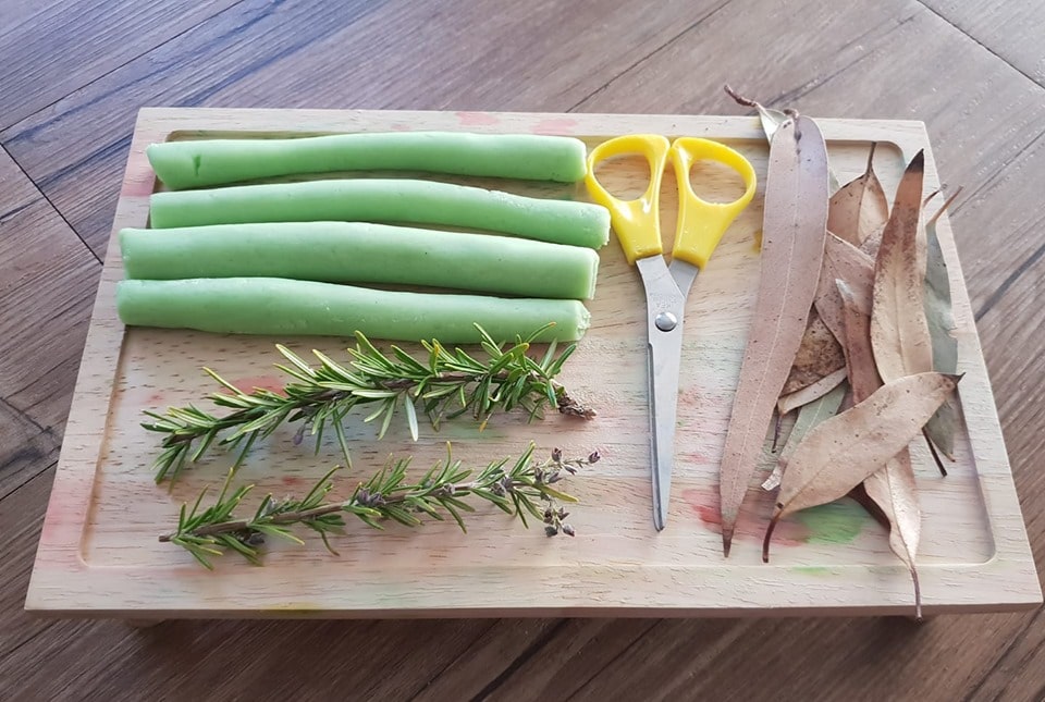 Be inspired to set up invitations to play and learn using simple materials from nature with this collection of photos and ideas from early years educators!