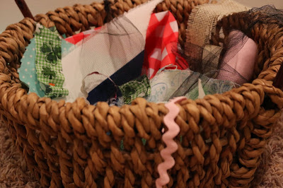 treasure baskets for play A huge collection of ideas and inspiration to help educators and parents put together treasure baskets for play and learning at home or childcare.