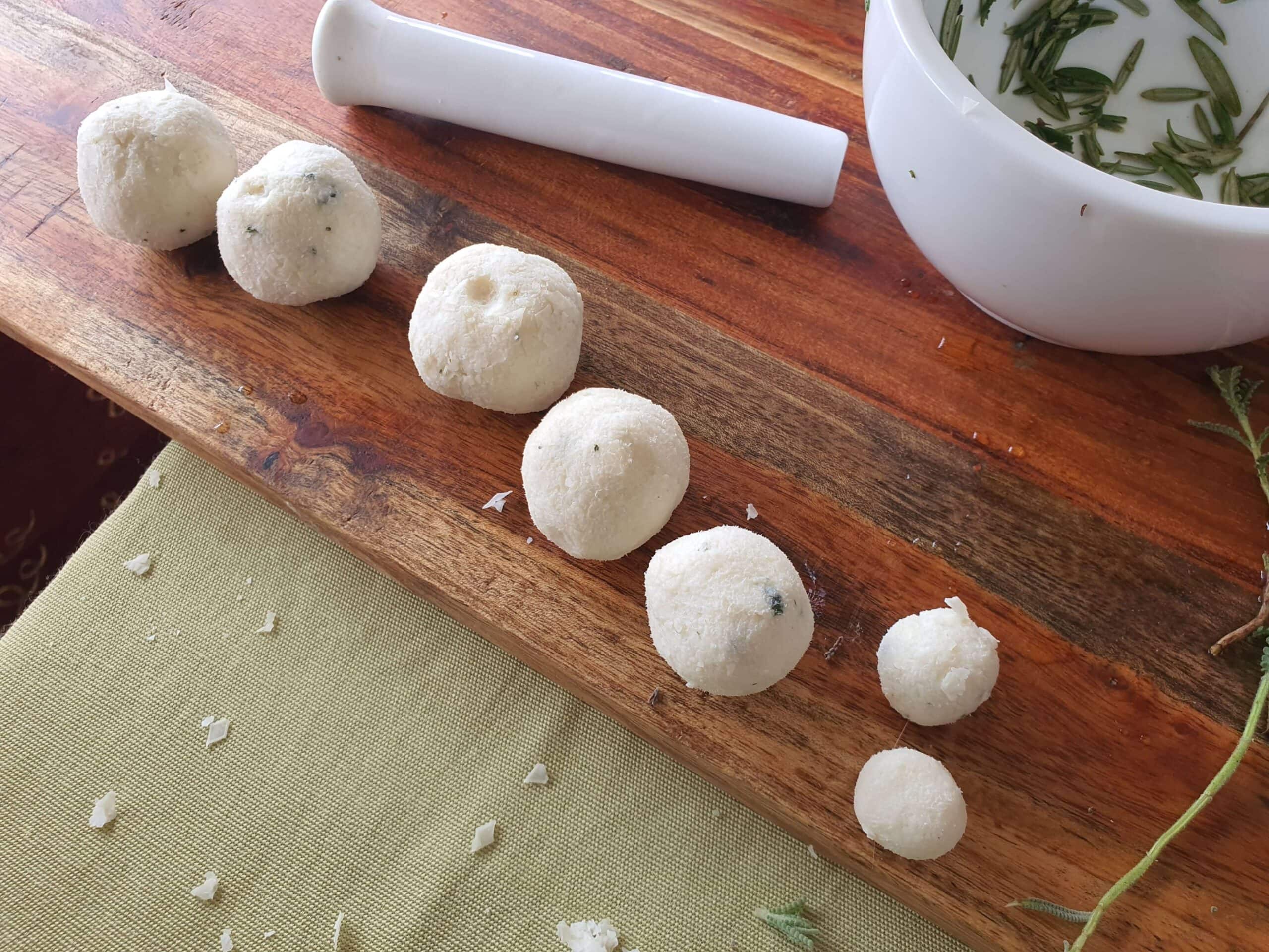 mothers day gift ideas for children Instead of spending money, why not help children create something special with one of these easy Mother's Day gift projects.