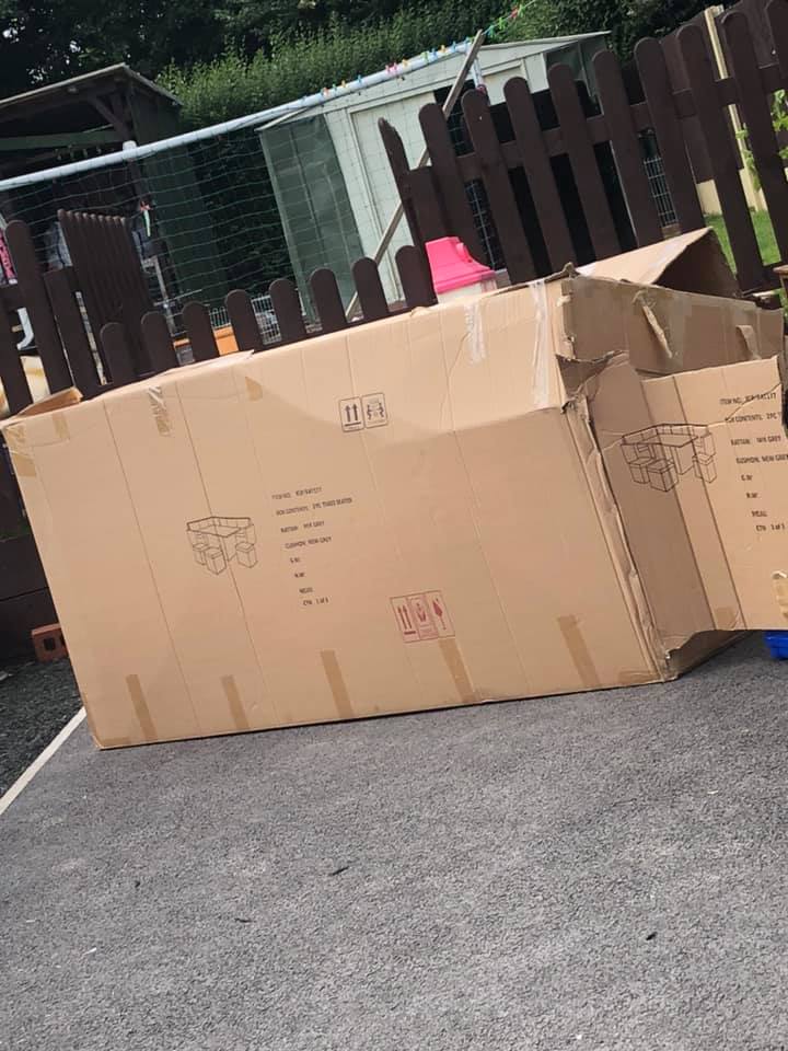 10 simple ways for children to play with boxes. Inspiration from early educators! 10 simple ways for children to play with boxes. Inspiration from early educators!